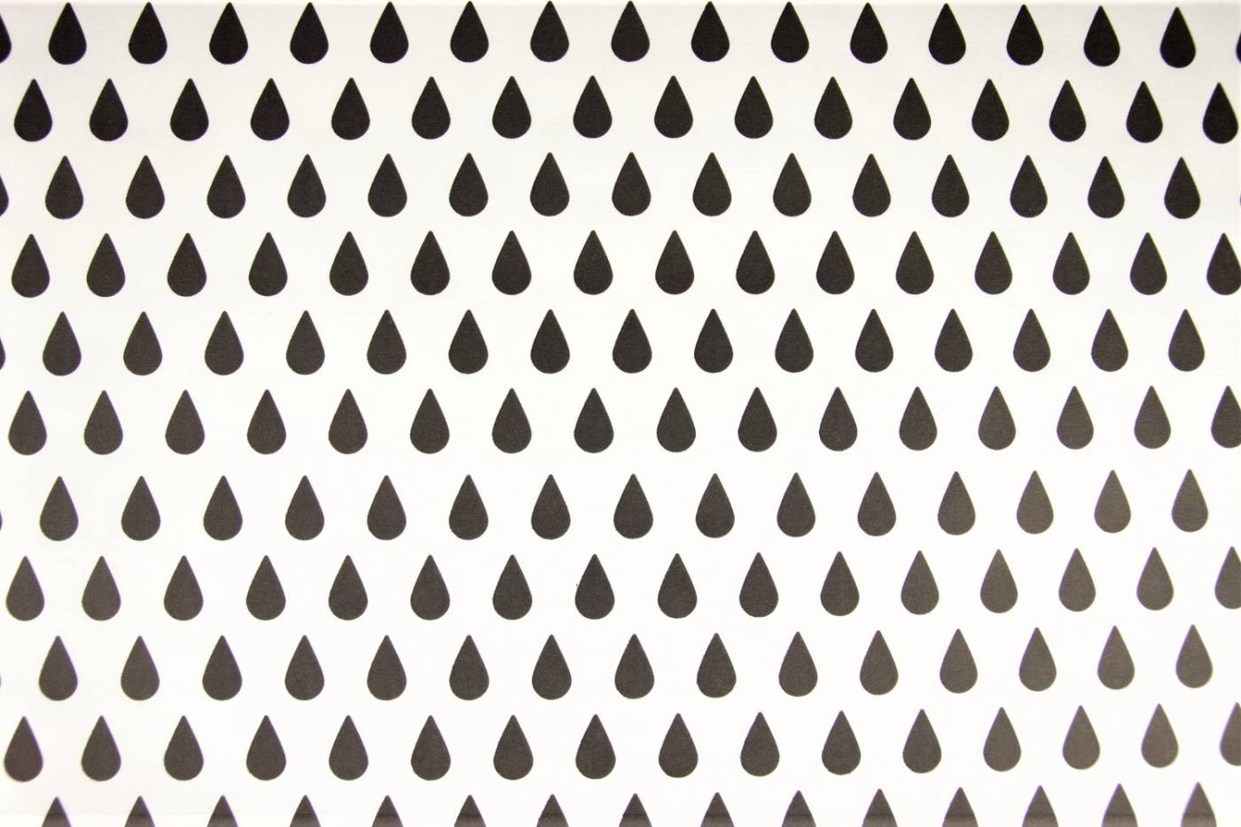 kadopapier-zwart wit raindrops grafisch