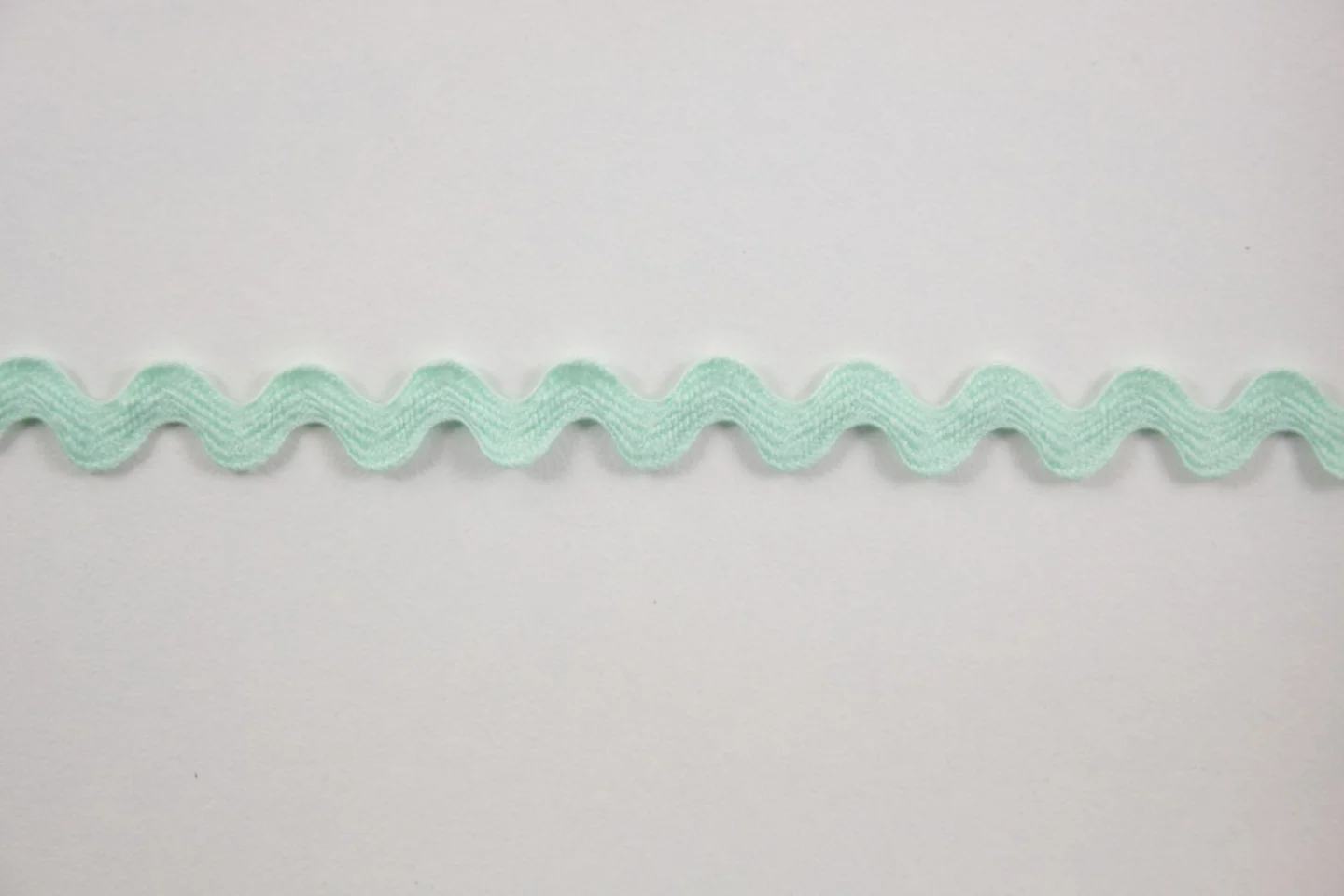 Mintgroen zigzagband-9 mm.