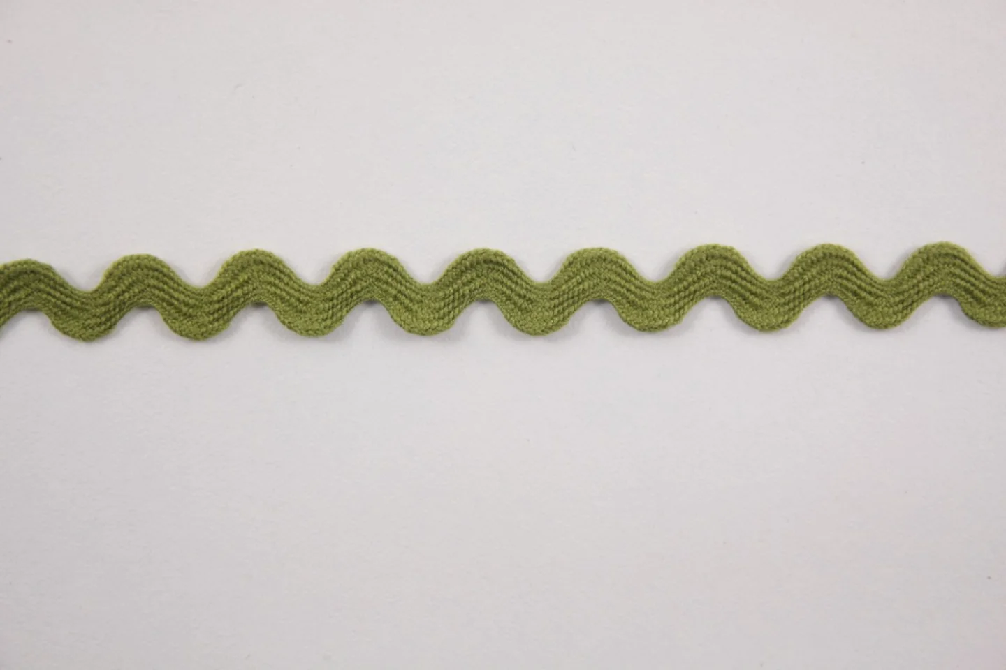 Olijfgroen zigzagband-9 mm.