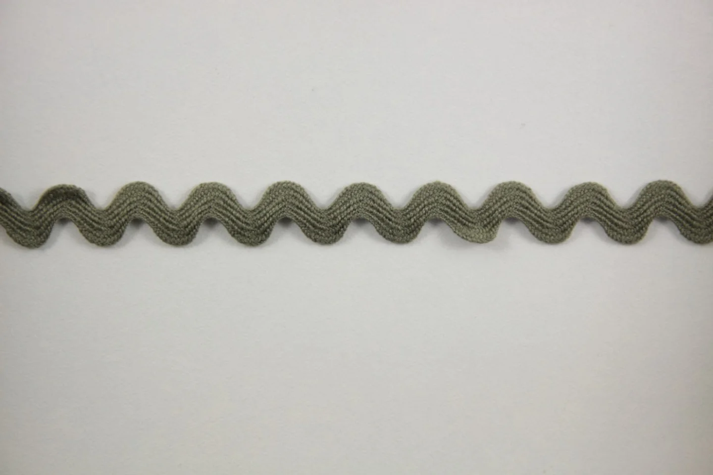 Taupe zigzagband-9 mm.
