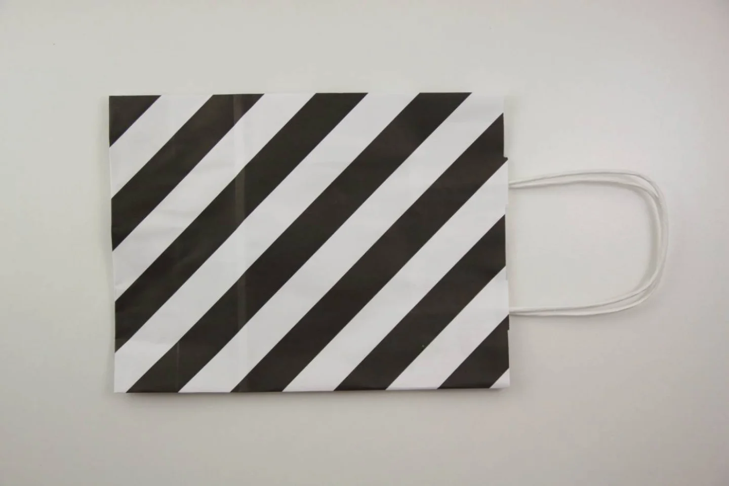 papieren tas-paperbag-goodiebag-stripes-.