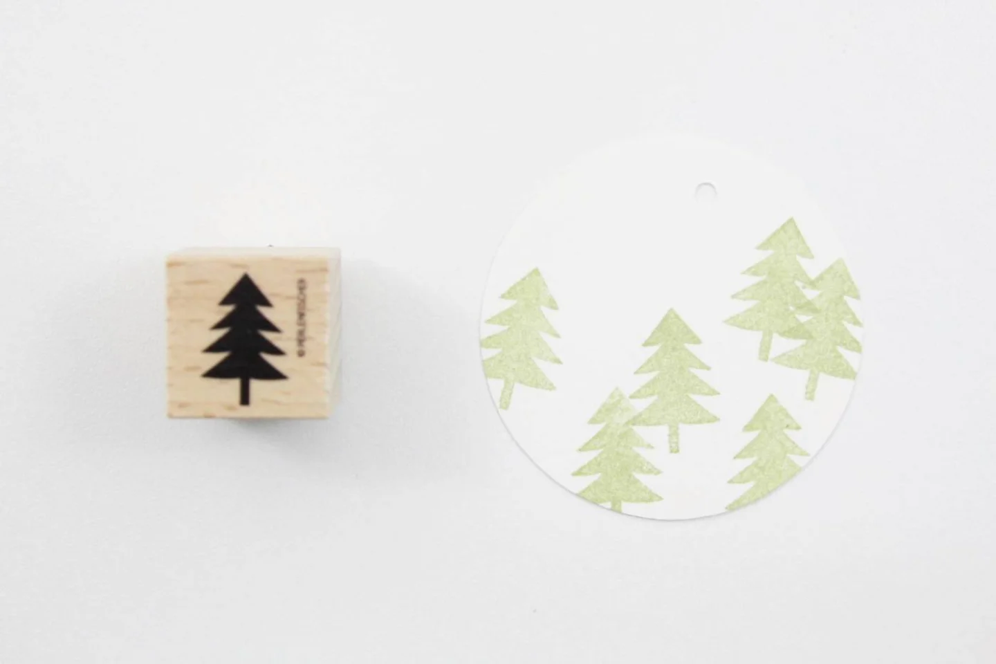 WIT-houten stempel-kerstboom-dennenboom-.